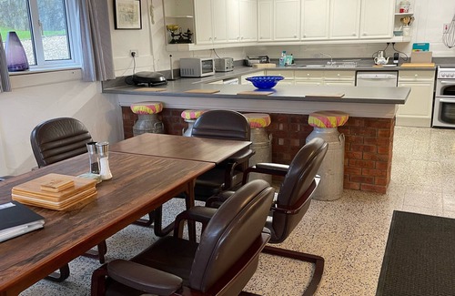 Lee House | Oceanfront Beach House with Pool & 9.8/10 Guest Rating