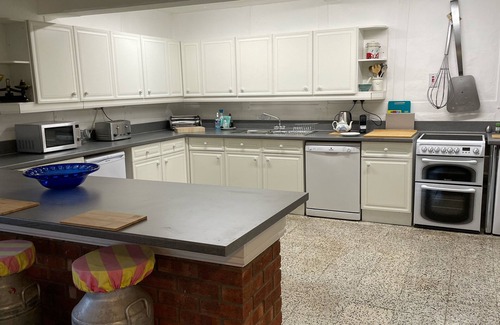 Lee House | Oceanfront Beach House with Pool & 9.8/10 Guest Rating