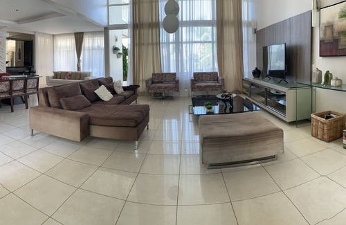 Porto das Dunas House | Oceanfront Beach House Near Park with Pool & Spa Amenities