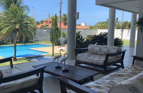 Porto das Dunas House | Oceanfront Beach House Near Park with Pool & Spa Amenities