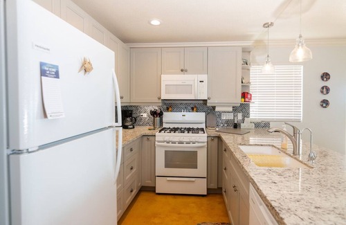 Stake Bay House | Beach House Just Steps from the Ocean with Amazing Amenities