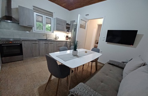 Katakolo Villa | Oceanfront Beach House for 9 with Breakfast & Ocean Views