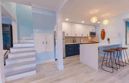Nassau House | Inviting Beach House at Harbour Mews with Oceanfront Views