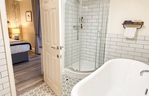 Seahouses Hotel | Beach House Hotel: 4-Star Retreat with Pool & Spa