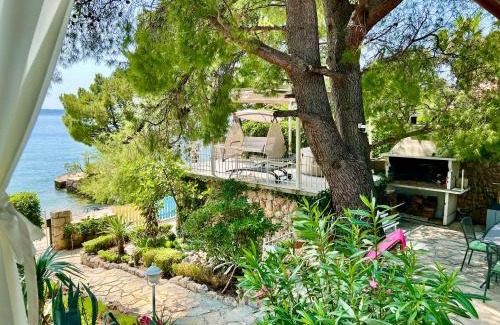 Starigrad House | Beach House with Oceanfront Views & Family-Friendly Amenities