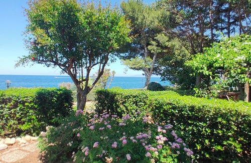 Torre Colonna-sperone Villa | Beach house " Alle due Torri" overlooking the rock, between blue and green