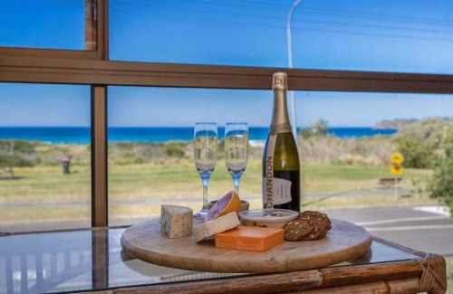 Kiama Downs House | Beach House on Jones Beach