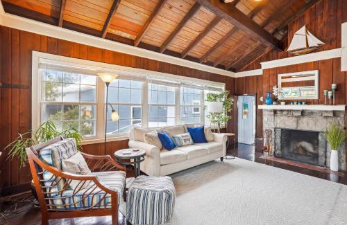 St. Pete Beach House | Beach House on the Sand: Family-Friendly with Breakfast