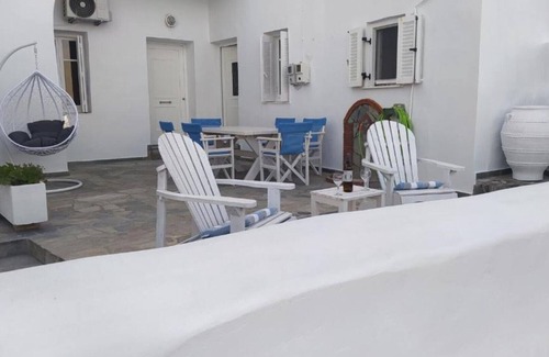 Apikia House | Beach House Paraporti: Ocean View & Spa Retreat Awaits