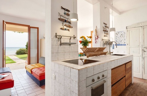 Granelli House | Family-Friendly Beach House with Ocean View & Breakfast