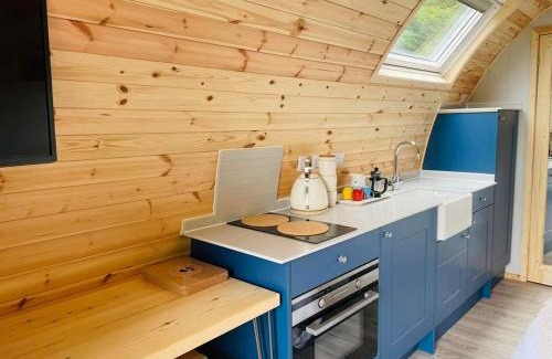 Kilmun Apartment | Beach House Pods: Guest Rated 9.6 with Hot Tub Access