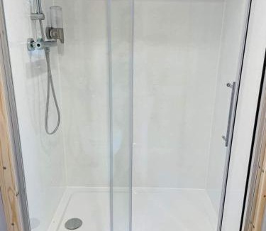 Kilmun Apartment | Beach House Pods: Guest Rated 9.6 with Hot Tub Access