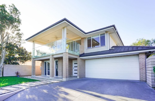 Warriewood Apartment | Oceanfront Beach House Upper Unit with Breathtaking Views