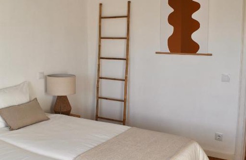 Costa de Caparica Villa | Elegant Beach House Villa with Pool and Ocean Views
