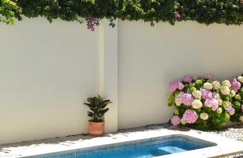 Costa de Caparica Villa | Elegant Beach House Villa with Pool and Ocean Views