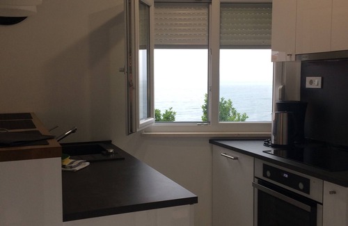 Pisak Apartment | Oceanfront Beach House Villa Antares - Guest Rated 9.8/10