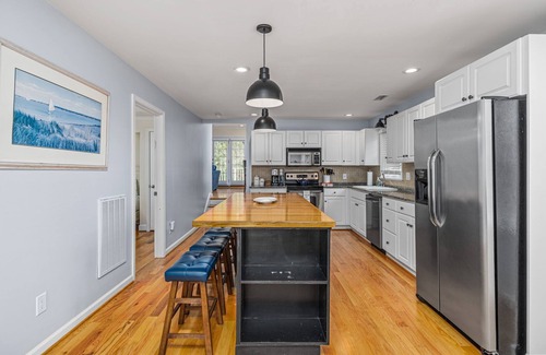 Pawleys Island House | Beach House Retreat with FREE Golf Cart & Fire Pit!