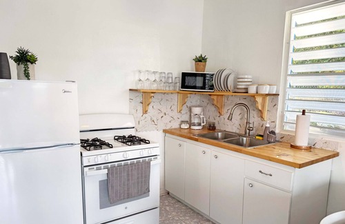 Montalva House | Relaxing Beach House with Pool in Playa Santa - Casa Perla