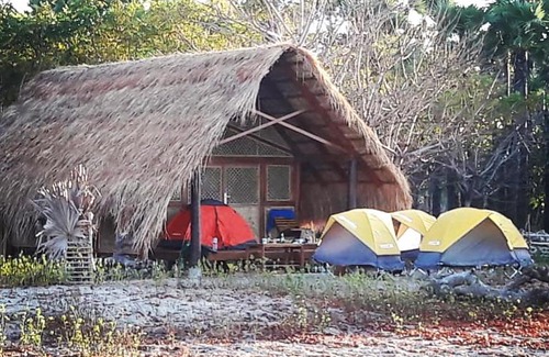 Desa Wula Resort | Beach Hut by S.A.R.: Pet & Child Friendly Retreat