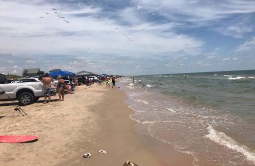 Surfside Beach House | Pet-Friendly Beach Hut Steps from Sand Shore & Jetty Park