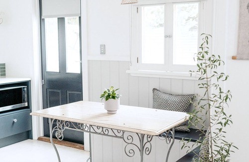 Middleton Apartment | Experience Beach Huts Middleton with Oceanfront Views