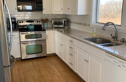New Shoreham House | Family-Friendly Home with Private Beach Path & Pool Access