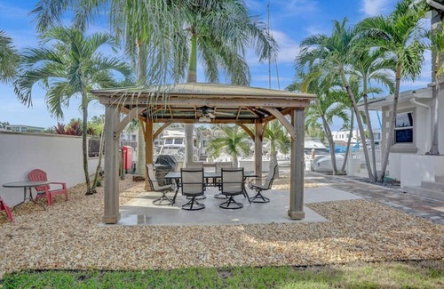 Hendricks and Venice Isles Apartment | Modern Studio Apartment with Patio in Fort Lauderdale