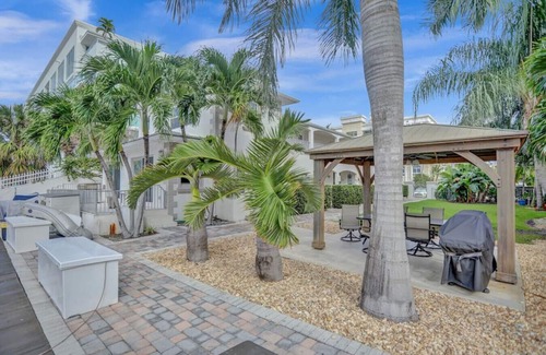 Hendricks and Venice Isles Apartment | Seaside Retreat: Modern Studio Apartment in Fort Lauderdale
