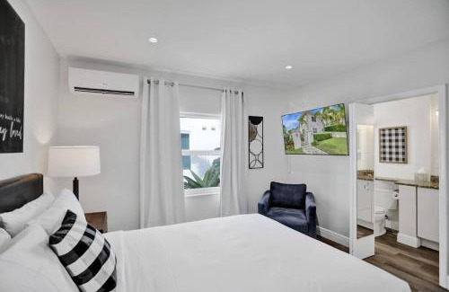 Hendricks and Venice Isles Apartment | Modern Studio Apartment Steps from Fort Lauderdale Beach