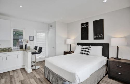 Hendricks and Venice Isles Apartment | Modern Studio Apartment Steps from Fort Lauderdale Beach