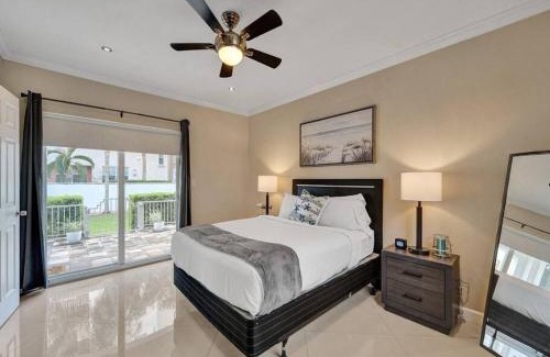 Hendricks and Venice Isles Apartment | Modern Beach Isles 1BR with Patio in Fort Lauderdale