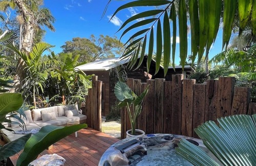 Byron Bay House | Unwind at Beach Jungle: Pool, Hot Tub & Firepit Retreat