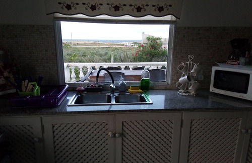 Manatiales House | Cozy Retreat Steps from the Beach with Ocean View & Spa