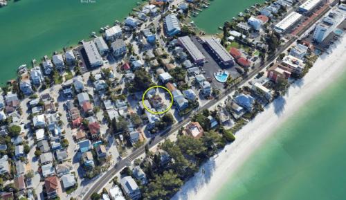 Sunset Beach House | Unforgettable Beach Livin: 3 Bedroom Retreat for Families