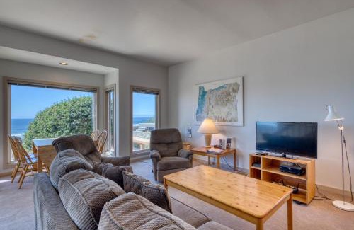 Bandon Apartment | Beach Loop Condos: Oceanfront Retreat with Pet Friendly Options