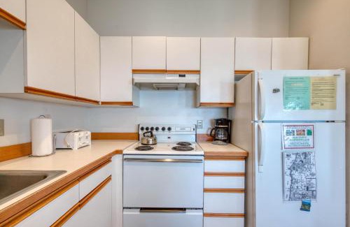 Bandon Apartment | Beach Loop Condos: Oceanfront Retreat with Pet Friendly Options
