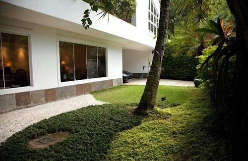 Sao Conrado House | Beach Mansion - São Conrado: Family-Friendly Retreat