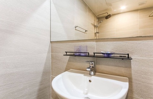 Yeongdo Hotel | Beach Motel: Family-Friendly Escape with Delicious Dining