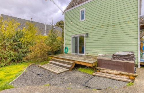 Seaside House | Idyllic Beach Oasis with Hot Tub & Pet-Friendly Amenities