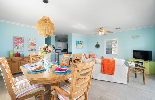 Gambier House | Ocean View Pool & King Bed - Steps from Beaches & Dining
