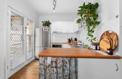 Coolangatta Apartment | Relaxing Beach Pad Steps from Kirra Beach and Airport