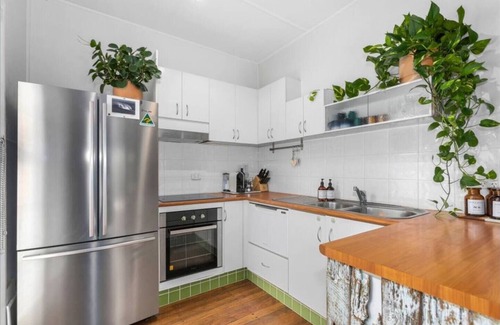 Coolangatta Apartment | Relaxing Beach Pad Steps from Kirra Beach and Airport