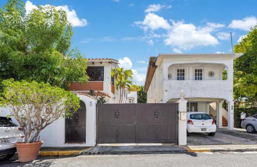 Parque Apartment | Beach Pad with Patio - Steps from Everything! Rated 9/10