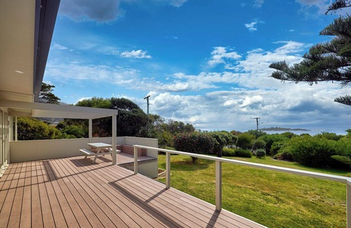 Bicheno House | Oceanfront Beach Path House - Guest Rated 9.8/10!