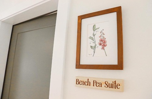 Gold Beach Hotel | Family-Friendly Beach Pea Suite at The Wildflower Inn