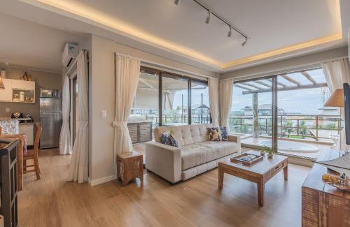 Loteamento Parque das Fontes Apartment | Beach Place 302 with Hot Tub and Oceanfront Views