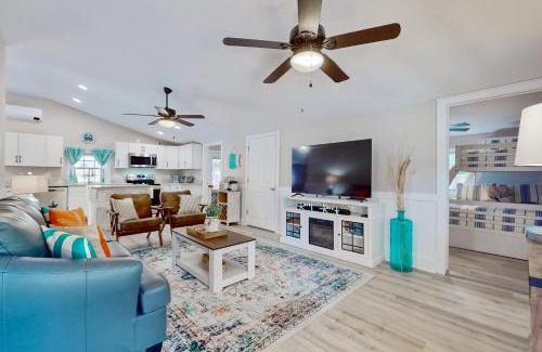 Long Beach House | Beach Bliss: Pet-Friendly Getaway with Hot Tub & 10/10 Rating