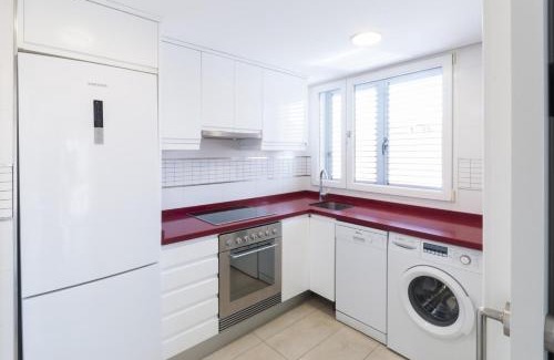 Grao de Gandia Apartment | Relax at Beach & Port: 4-Star Pet-Friendly Retreat