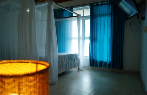Zona Norte Bed & Breakfast | Relaxing Beachfront Escape with Pool and Terraced Views