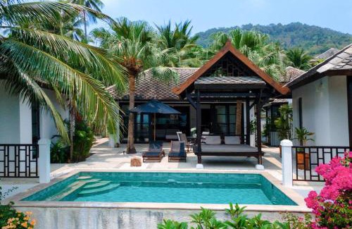 Choeng Mon Villa | Relaxing Beach Resort Villa in Bali with Pool Access